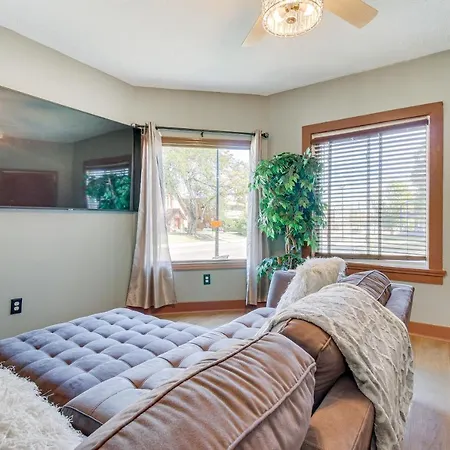 Pet-Friendly Dayton Condo About 1 Mi To Downtown!